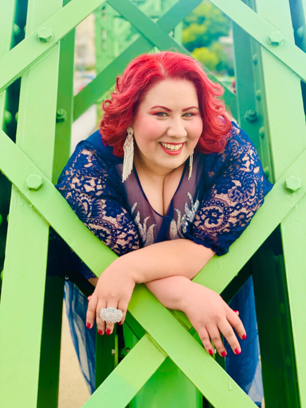 Csóka Anita énekesnő, modern cigányzene előadó